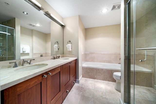 700 W E St 1502, San Diego, CA 92101