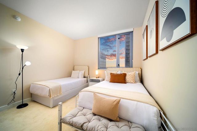 700 W E St 1502, San Diego, CA 92101