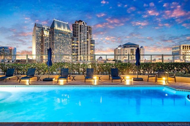 700 W E St 1502, San Diego, CA 92101