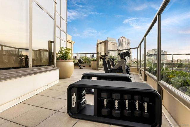 700 W E St 1502, San Diego, CA 92101