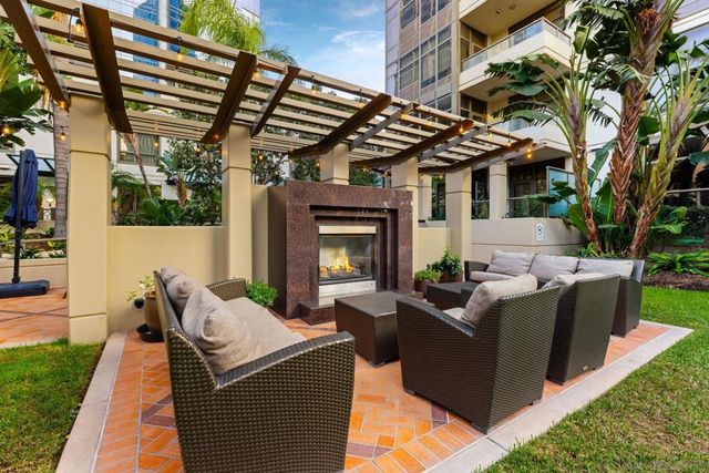 700 W E St 1502, San Diego, CA 92101