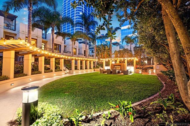 700 W E St 1502, San Diego, CA 92101