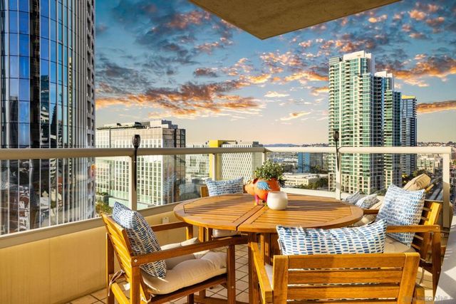 700 W E St 1502, San Diego, CA 92101