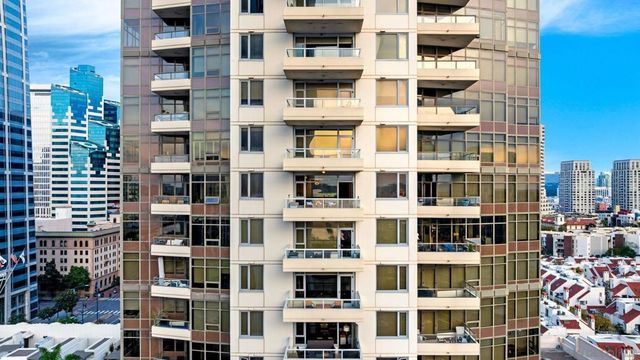 700 W E St 1502, San Diego, CA 92101