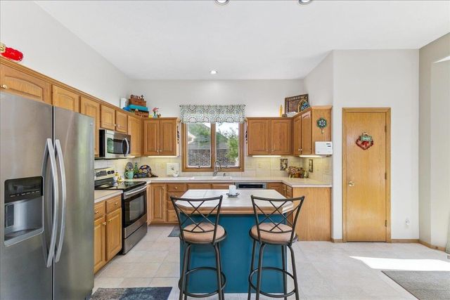 4922 N Harborside Dr, Wichita, KS 67204