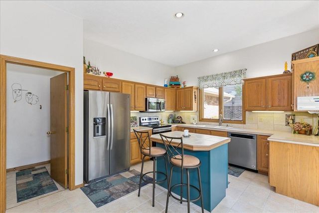 4922 N Harborside Dr, Wichita, KS 67204