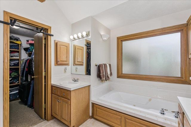 4922 N Harborside Dr, Wichita, KS 67204