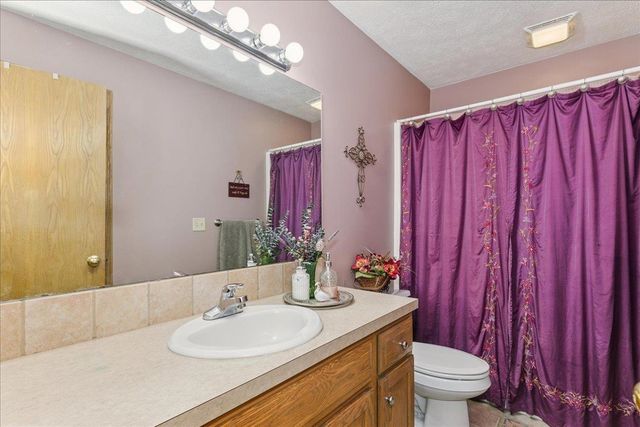 4922 N Harborside Dr, Wichita, KS 67204