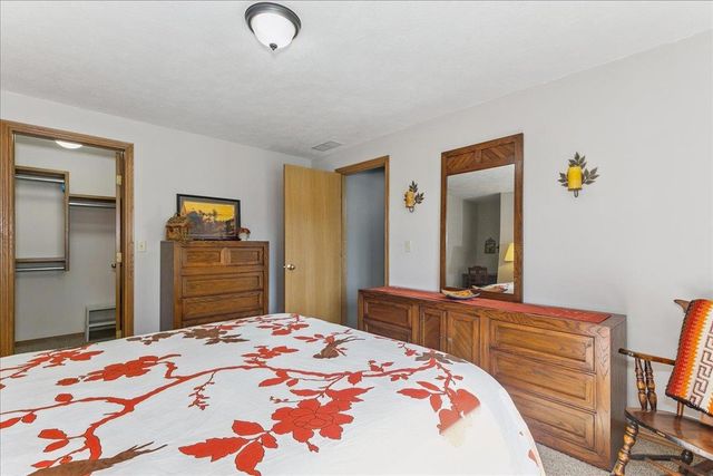 4922 N Harborside Dr, Wichita, KS 67204