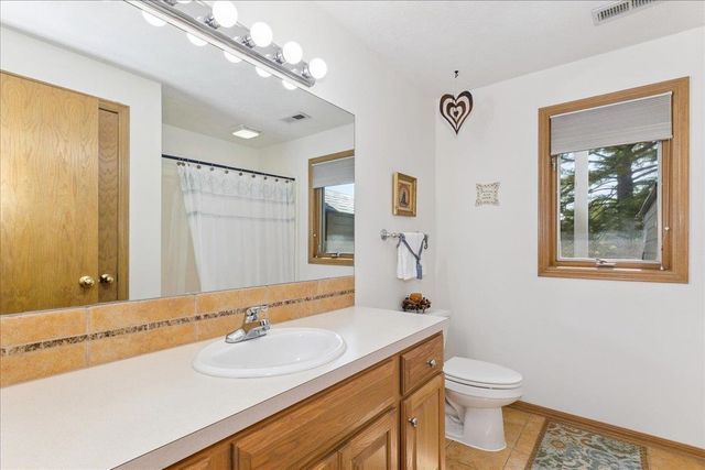 4922 N Harborside Dr, Wichita, KS 67204