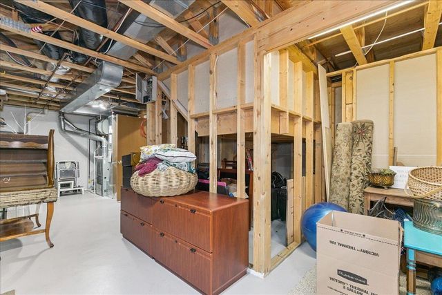 4922 N Harborside Dr, Wichita, KS 67204