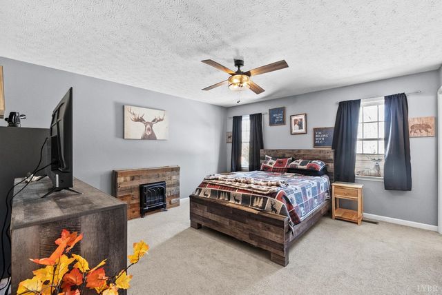 2305 Smith Mountain Lake Parkway, Huddleston, VA 24104