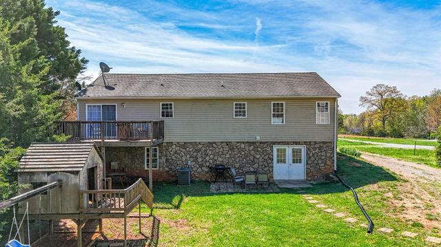 2305 Smith Mountain Lake Parkway, Huddleston, VA 24104