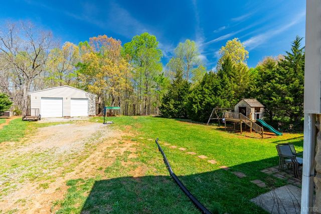 2305 Smith Mountain Lake Parkway, Huddleston, VA 24104