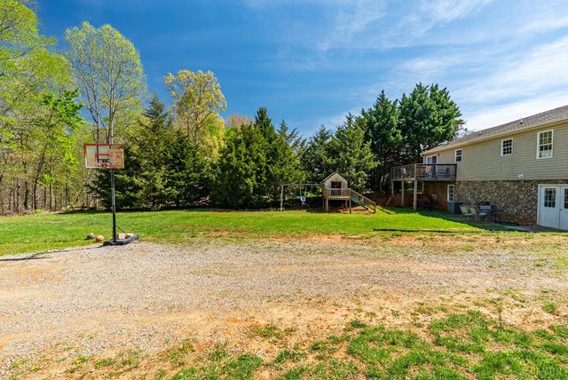 2305 Smith Mountain Lake Parkway, Huddleston, VA 24104