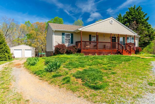 2305 Smith Mountain Lake Parkway, Huddleston, VA 24104