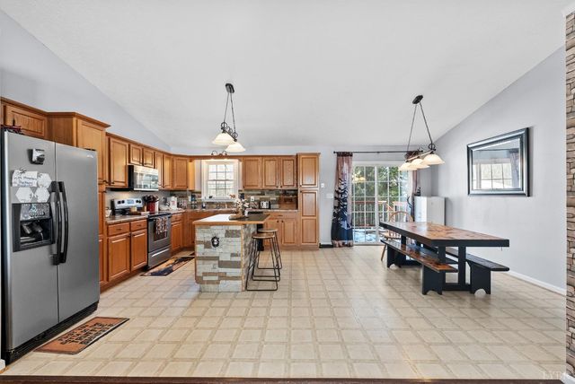 2305 Smith Mountain Lake Parkway, Huddleston, VA 24104
