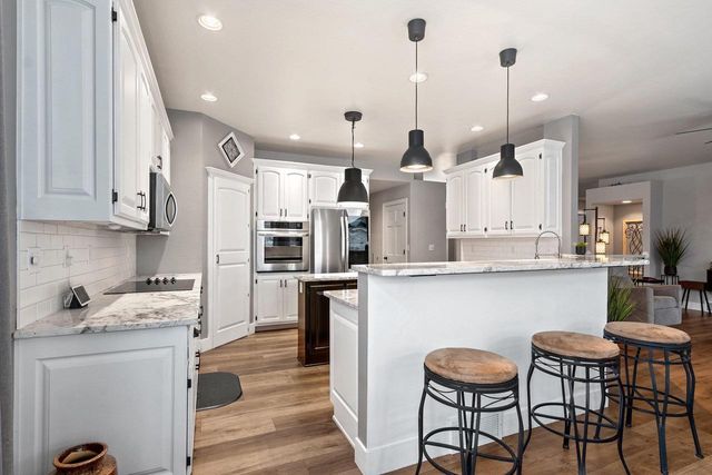 1228 GAIL DRIVE, Green Bay, WI 54311