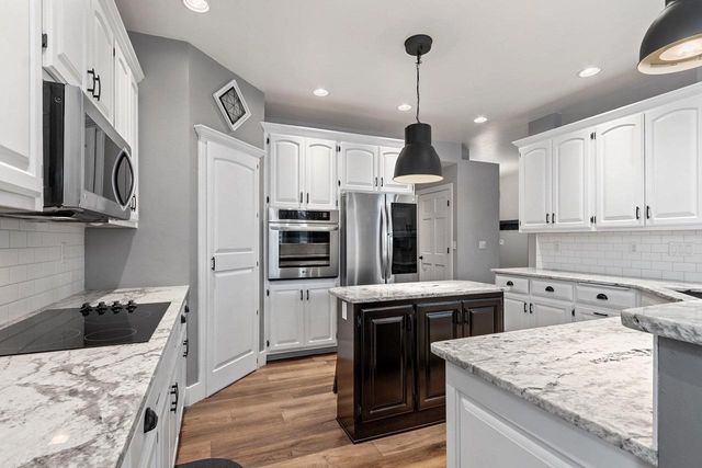 1228 GAIL DRIVE, Green Bay, WI 54311