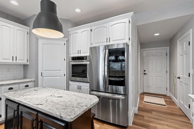 1228 GAIL DRIVE, Green Bay, WI 54311