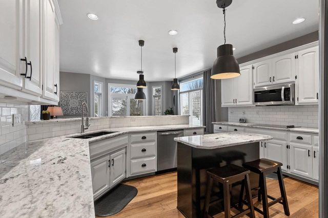 1228 GAIL DRIVE, Green Bay, WI 54311