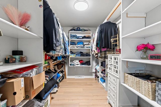 1228 GAIL DRIVE, Green Bay, WI 54311