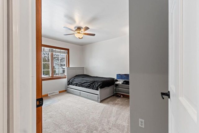 1228 GAIL DRIVE, Green Bay, WI 54311