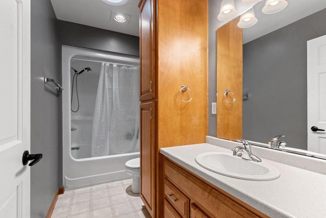 1228 GAIL DRIVE, Green Bay, WI 54311