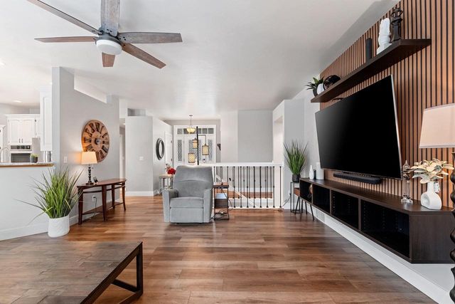 1228 GAIL DRIVE, Green Bay, WI 54311