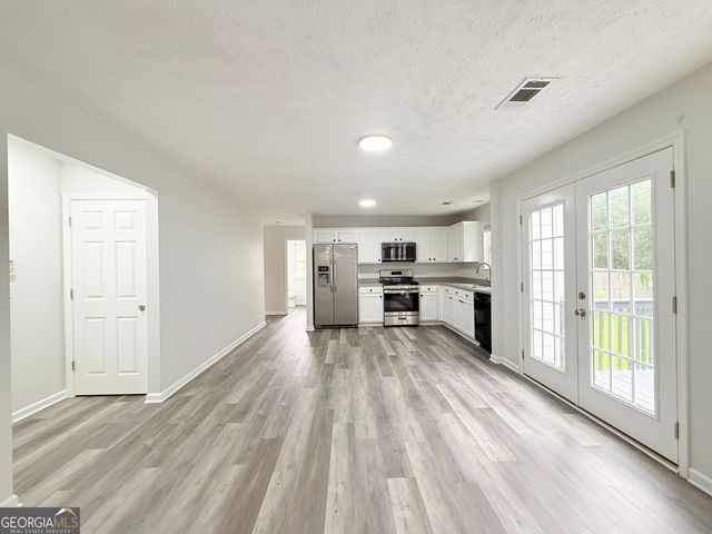 928 Shannon Road, Loganville, GA 30052