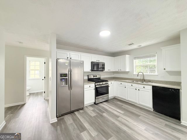 928 Shannon Road, Loganville, GA 30052