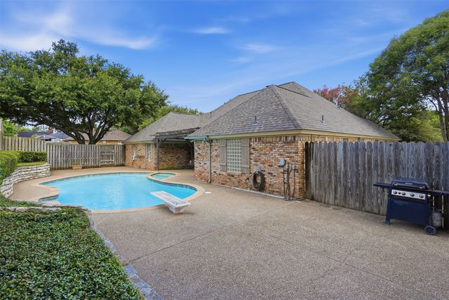907 Hemphill Drive, Cleburne, TX 76033