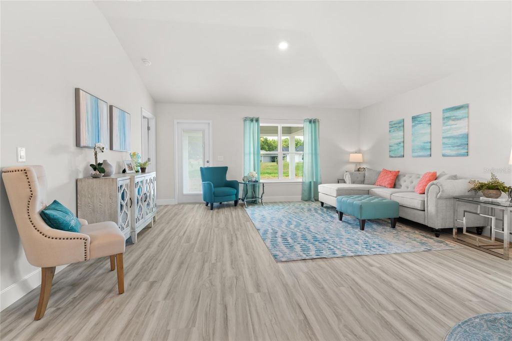 Image 11 of property listing at 2585 SW 250TH DRIVE, Newberry, FL 32669