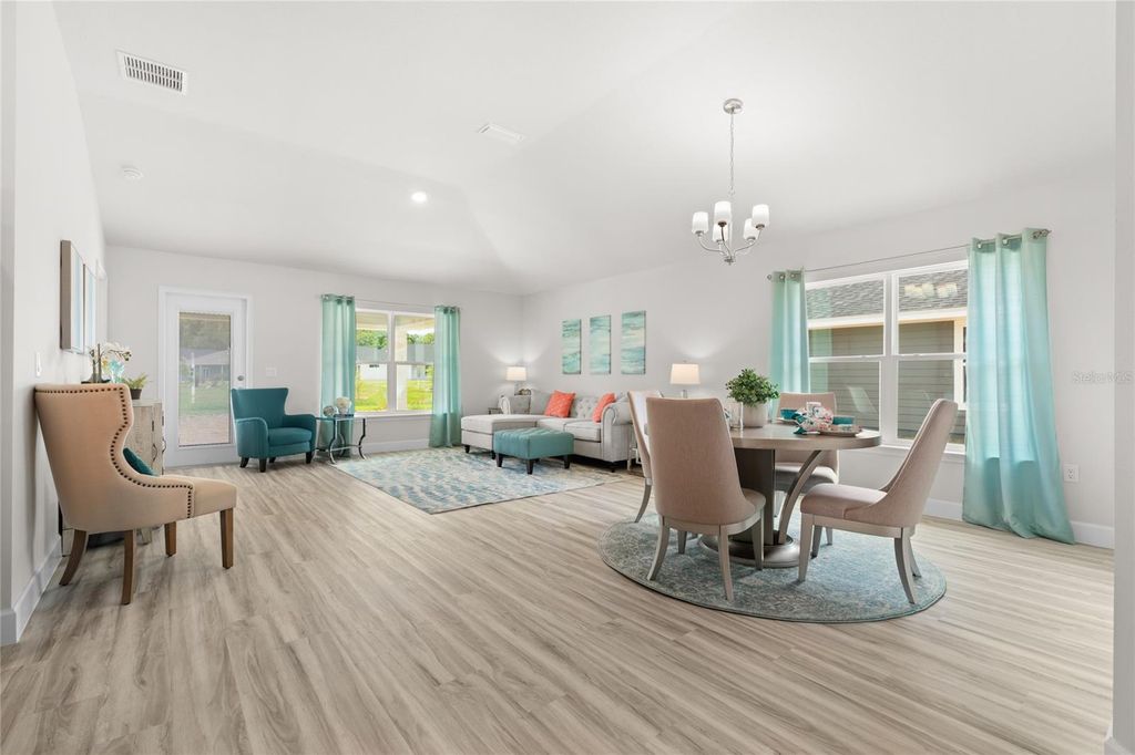 Image 14 of property listing at 2585 SW 250TH DRIVE, Newberry, FL 32669