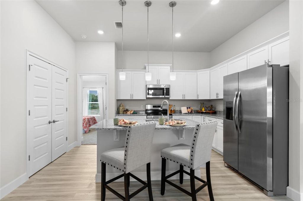 Image 10 of property listing at 2585 SW 250TH DRIVE, Newberry, FL 32669