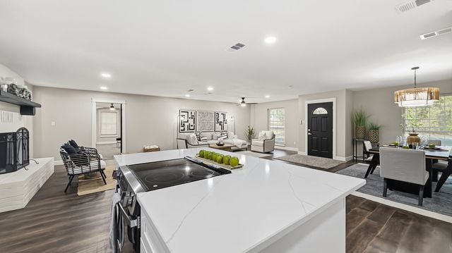 1004 Lakeview Drive, Joshua, TX 76058