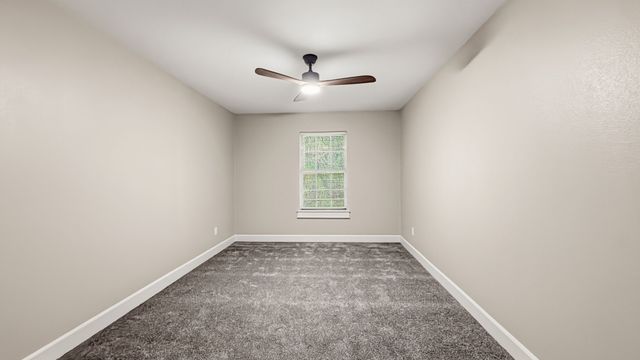 1004 Lakeview Drive, Joshua, TX 76058
