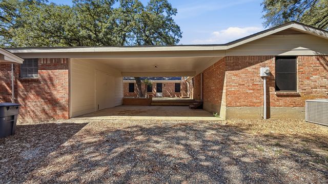 1004 Lakeview Drive, Joshua, TX 76058