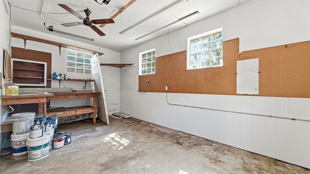 1004 Lakeview Drive, Joshua, TX 76058