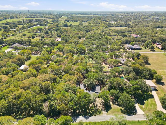 1004 Lakeview Drive, Joshua, TX 76058