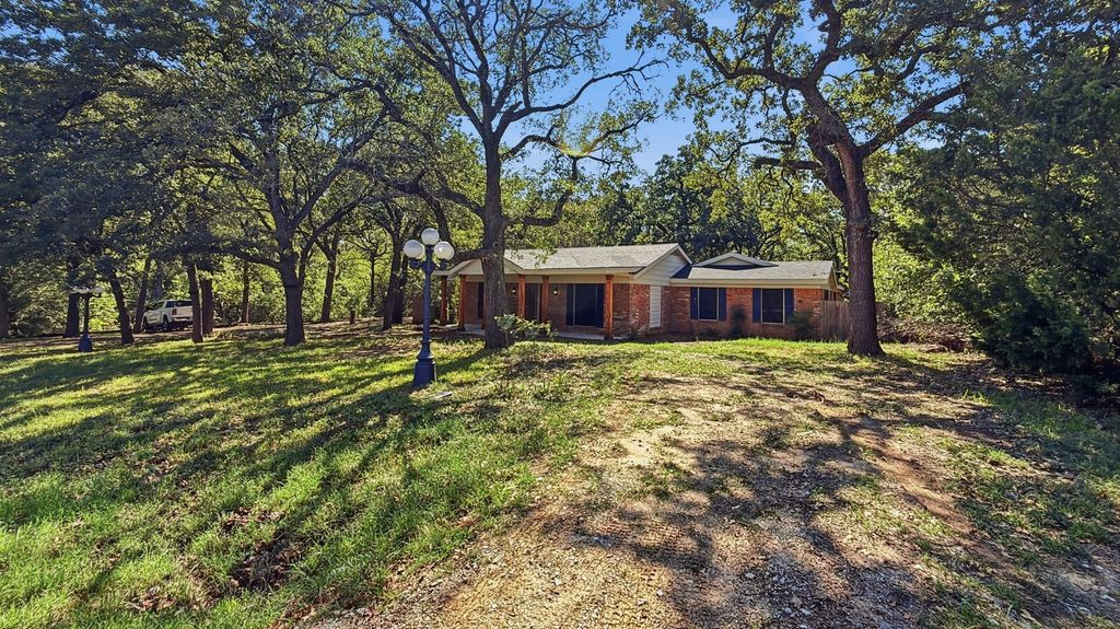 1004 Lakeview Drive, Joshua, TX 76058 — photo 3