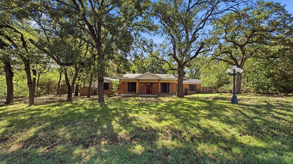 1004 Lakeview Drive, Joshua, TX 76058 — photo 4