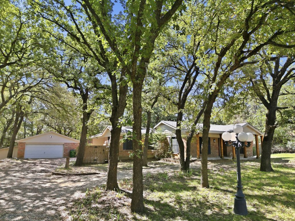 1004 Lakeview Drive, Joshua, TX 76058 — photo 5