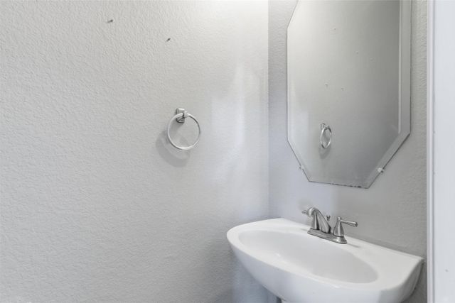 1436 Meadowbrook Lane, Nevada, TX 75173