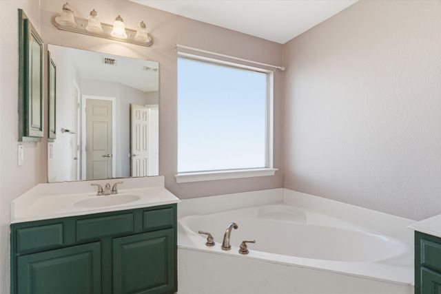 1436 Meadowbrook Lane, Nevada, TX 75173