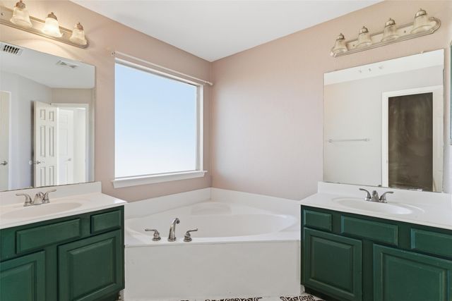 1436 Meadowbrook Lane, Nevada, TX 75173