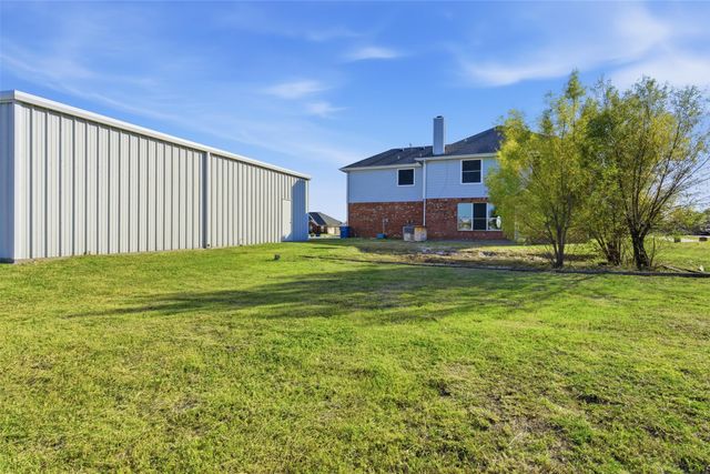 1436 Meadowbrook Lane, Nevada, TX 75173