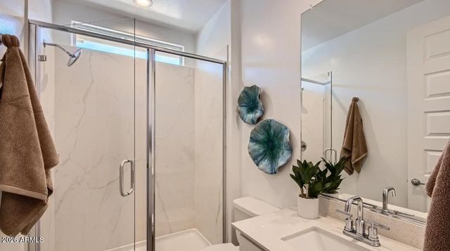 9842 W WHITTON Avenue, Phoenix, AZ 85037