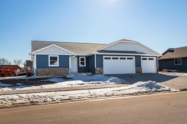 1828 Arches DRIVE, Holmen, WI 54636
