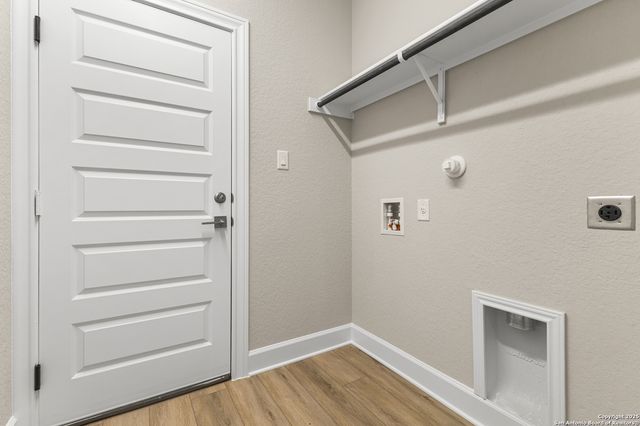 130 Gallant Fox, Castroville, TX 78009